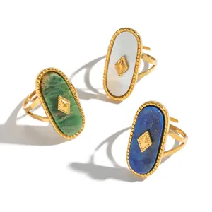 Klassische verstellbare Ringe aus Edelstahl mit Naturstein und 18K Goldbeschichtung