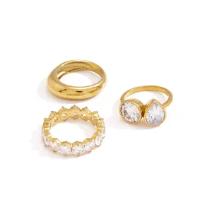 Stijlvolle set van drie titanium stalen ringen voor dames met heldere zirkoon steen
