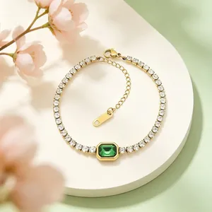 Bracciale in acciaio al titanio placcato oro 18 carats con zircone verde e cristalli