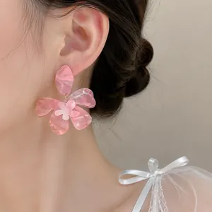 Elegante koranische rosa Harzblumen-Ohrringe mit Silbernadel für Damen Modeschmuck