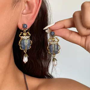 Boucles d'Oreilles Clous Scarabée Vintage Or Vieilli Strass Incrusté Pierre Bleue Goccia d'Acqua Perle Artificielle Bijoux Femme