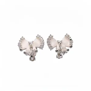 Kupfer Strass Künstliche Perle Schleife Ohrclips Für Damen Ohne Ohrlöcher Elegante Helle Luxus Weiße Emaille Schleife Schmuck