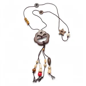 Handgefertigte Ethno-Halskette Kokosnussschale Blume Geometrische Holzperle Anhänger Pulloverkette Natur Boho Vintage Schmuck Damen
