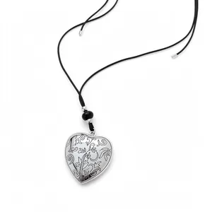 Collier Pendentif Coeur En Alliage Vintage Corde En Cuir Noir Motif Floral Gravé Chaîne De Pull Longue Minimaliste Bijoux Pour Femmes