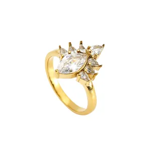 Bague élégante en acier inoxydable plaqué or 14 carats avec zircon marquise et design soleil.