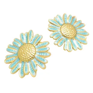 Boucles d'oreilles puces marguerites en émail bleu clair et acier inoxydable doré