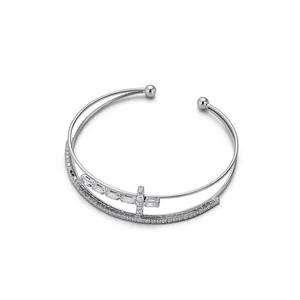 Lussuoso Bracciale Rigido Aperto a Doppio Strato con Croce in Zirconia Placcato Oro 18K Gioielli di Moda in Rame Regolabile Regalo Donna