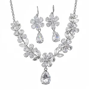 Leichter Luxus Zirkonia Blume Wassertropfen Schmuckset Für Damen Kupfer Halskette Und Ohrring Set Elegante Hochzeit Bankett Accessoires