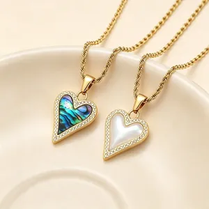 Collier élégant en acier inoxydable avec pendentif cœur, nacre et cristaux