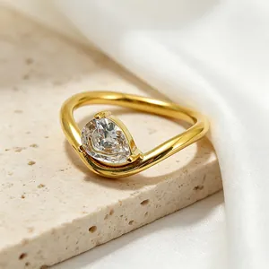 Luxury 316 Stainless Steel Waterdrop Zirconia Ring 14k Gold Plated Pear Shaped Fashion Jewelry Ring For Women Finger Decoration