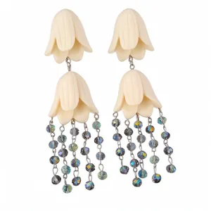 Elegant White Acrylic Flower Tassel Earrings For Women Exaggerated Vintage Drop Earrings With Silver Earring Post Vacation Jewelry Accessory