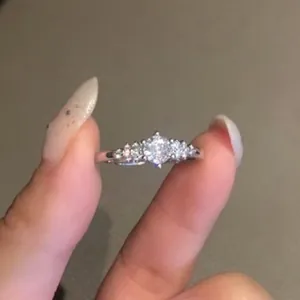 Korean Style Shiny Zircon Round Open Ring Light Luxury High-end Silver Color Finger Ring For Women Exquisite Fashion Band