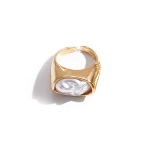 Vintage geometric gold-plated open ring with irregular baroque pearl inlay for women