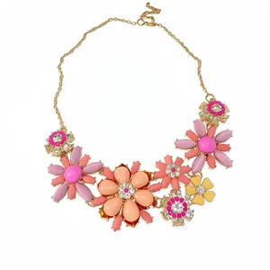 Collier Pendentif Fleur en Alliage de Luxe avec Strass Multicolore Chaîne de Clavicule Florale en Résine Bijoux pour Femme Fête Mariage
