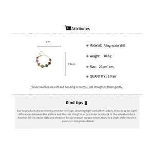 Vue détaillée d'un bracelet en cristal multicolore avec spécifications et dimensions
