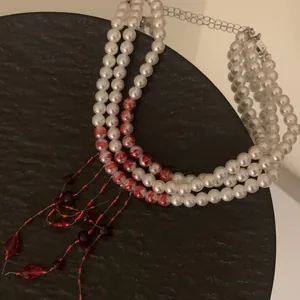 Vintage drielaagse Halloween-ketting met bloedbespatte glasparels en rode kristallen