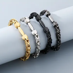 Detailansicht von Byzantiner-Armbändern für Herren aus Edelstahl mit Hantelmotiv in 4 Farben