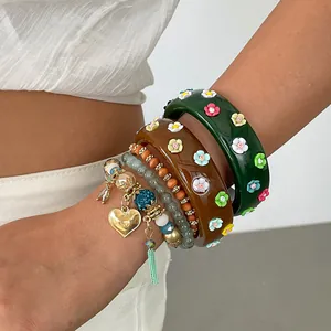 Vintage Western Resin Flower Geometric Bangle Set For Women Bohemian Handmade Alloy Beaded Charm Heart Pendant Bracelet Jewelry
