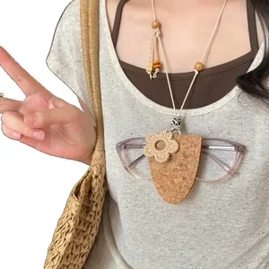 Handgefertigte Leder-Holzblumen-Halskette Brillenhalter für Damen Modeaccessoire.