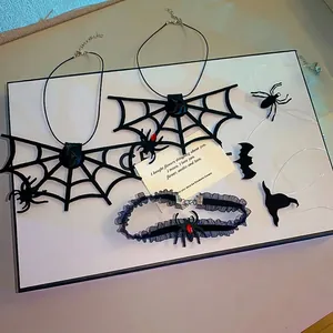 Set di collane choker a ragnatela gotica di Halloween con ciondoli a pipistrello e ragno