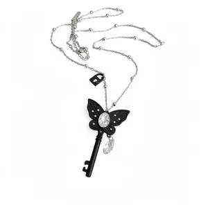 Franse Vintage Strass Vlinder Hanger Halsketting Voor Vrouwen Legering Sleutel Vogel Lange Trui Ketting Mode Sieraden