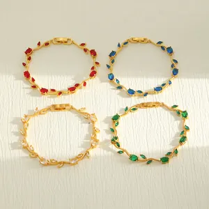 Vier elegante Maiglöckchen-Blatt-Armbänder aus 18K vergoldetem Edelstahl mit bunten Steinen