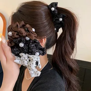 Koreaanse haarclips met parels en stoffen strikken voor elegante dameskapsels