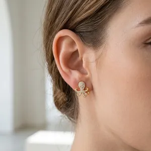 Elegante 18K vergoldete Oktopus-Ohrstecker aus Edelstahl mit funkelnden CZ-Steinen