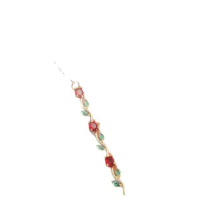 Pendentif tulipe élégant en acier inoxydable plaqué or avec pierres rouges et vertes.