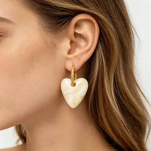Retro-Ohrringe in Herzform mit Marmorierung für Damen aus Edelstahl-Modeschmuck