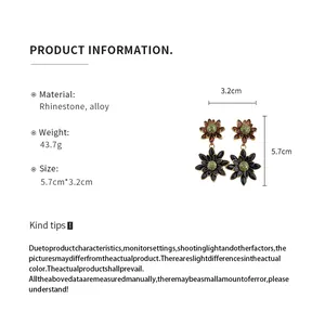 Größen- und Materialangaben für vintage strass besetzte doppelte Blumenohrringe.