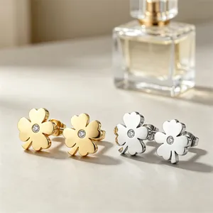 Boucles d'Oreilles Clous Trèfle à Quatre Feuilles en Acier Titane Strass Or Argent Poli Miroir Bijoux pour Femmes