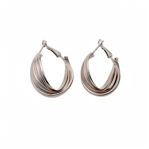 Boucles d'Oreilles Créoles en Cuivre Tordues en Forme de C Strass pour Femmes Style Ins Élégant Bijoux Or Argent Cadeau
