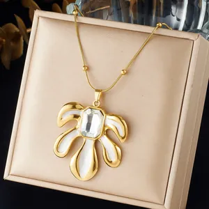 Collier Pendentif Feuille de Luxe Léger Européen et Américain en Acier Inoxydable Plaqué Or 18K Émail Strass Bijoux pour Femmes