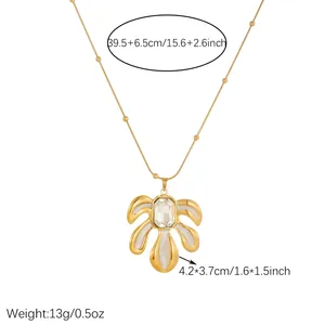 Dimensions précises du collier feuille doré orné de cristal et d'émail blanc chic