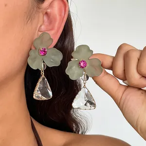 Boucles d'Oreilles Pendantes Géométriques Triangle Fleur en Acrylique Vintage Occidental Luxe Léger Strass Incrustés Pour Femmes Bijoux