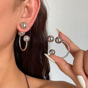 Boucles d'Oreilles Créoles Géométriques en Forme de C pour Femmes Boucles d'Oreilles Minimalistes en Cuivre Argenté avec Tige en Argent