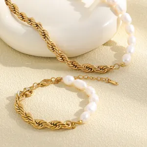 Parure de bijoux vintage avec collier et bracelet en acier doré 18K et perles de culture