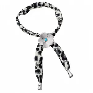 Leopard Print Cloth Resin Flower Pendant Necklace Vintage Fashion Statement Sweater Chain Jewelry For Women Retro Accessory