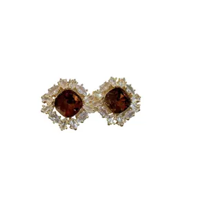 Boucles d'Oreilles Clous Carrées en Zirconia Plaquées Or 18K pour Femmes Mode Géométrique en Cuivre Avec Tige en Argent 925