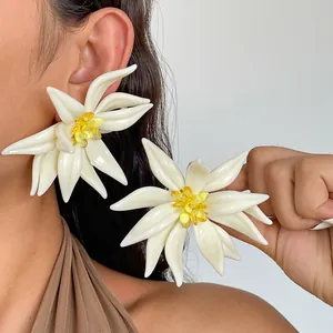 Übertriebene Harz Blume Ohrstecker Mit Silber Ohrringpfosten Strass Eingelegt Urlaub Stil Große Florale Ohrringe Für Damen Mode Schmuck
