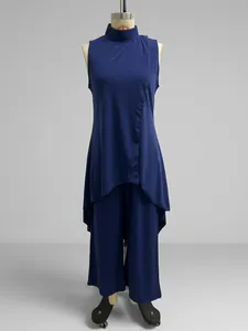 Ensemble deux pièces bleu marine moderne avec haut asymétrique sans manches et pantalon large