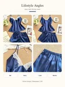 Dettagli del set pigiama in raso blu navy con elegante pizzo bianco per il tempo libero