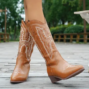 Elegante braune Western-Cowboystiefel für Damen mit weißer Stickerei und Blockabsatz