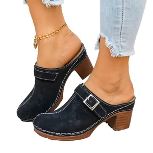 Zoccoli neri vintage con tacco alto da donna con fibbia metallica e cuciture bianche