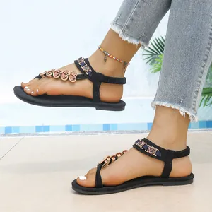 Eleganti sandali piatti infradito bohémien da donna con decorazioni a cuore nere