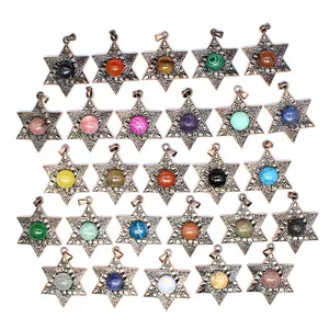 Vue détaillée de 25 pendentifs Étoile de David en pierre naturelle, finition bronze antique