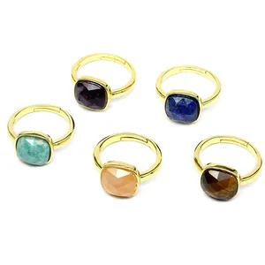 Collection de bagues réglables plaquées or 24 carats avec pierres naturelles carrées