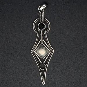 Vintage Rhombus Kristall-Anhänger Kette mit antikem Silber-Finish Detail