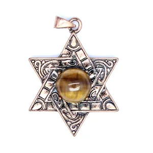 Vue détaillée du pendentif hexagramme vintage avec pierre d'œil de tigre centrale